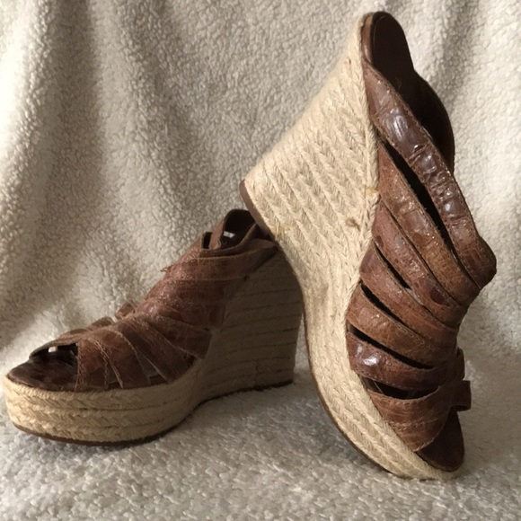 Aldo Ladies Leather Wedge, in excellent condition! - Picture 6 of 7